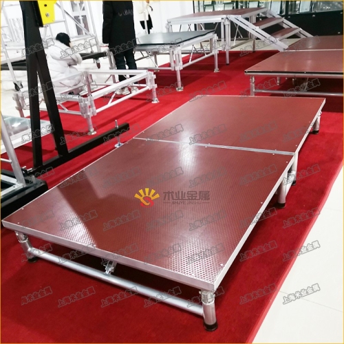 酒店帶輪舞臺(tái)