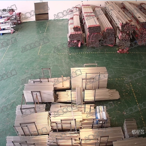 監(jiān)控下的車間鋁材區(qū)